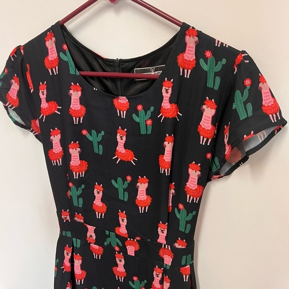 Paper Plane London llama print dress with attached belt size small/medium - Picture 3 of 15